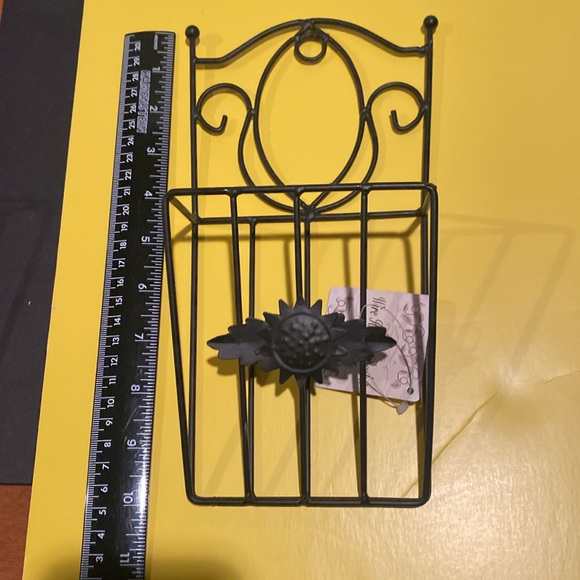 NWT Set of 2 Black Metal Wall Hanging Baskets - Picture 3 of 5